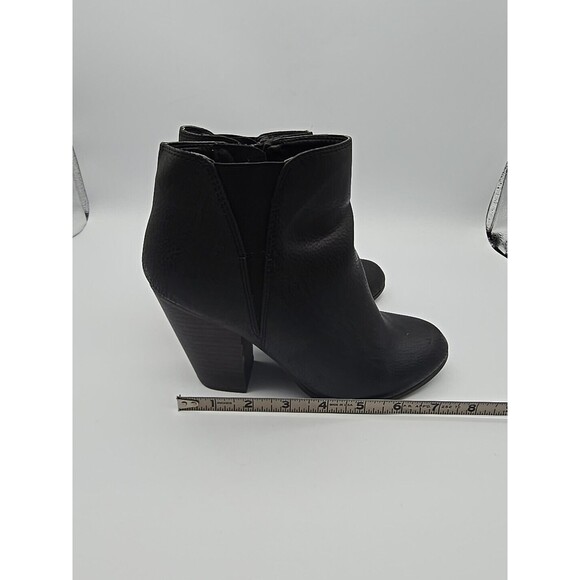 Fergalicious by Fergie Womens 6.5 M Black Zip Up Ankle Booties - Picture 10 of 10